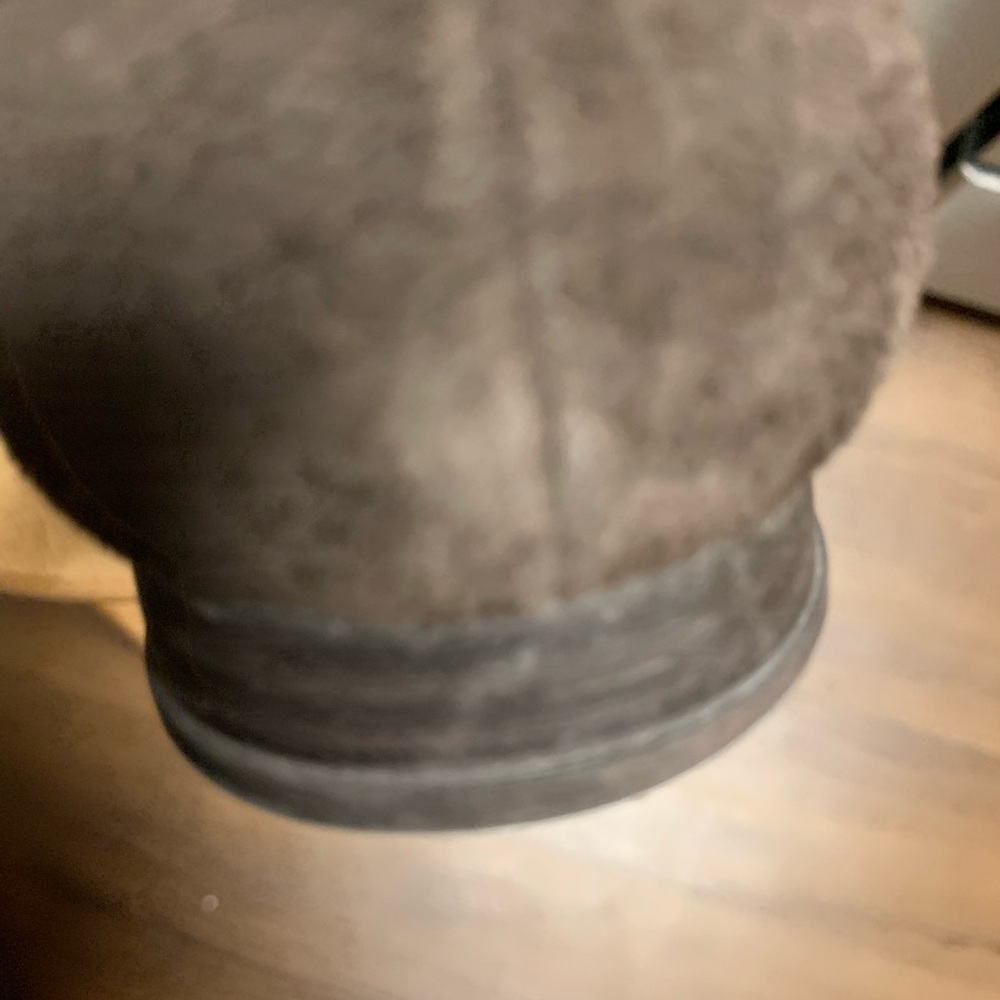 Boots - Picture 5 of 8